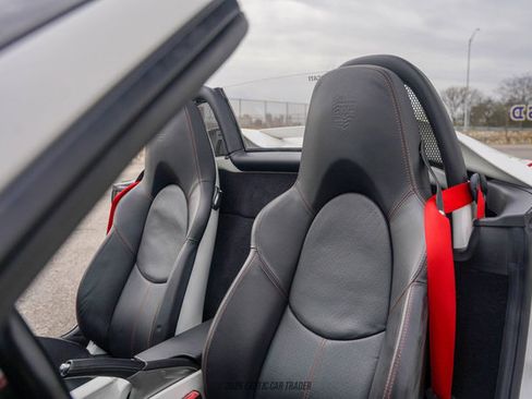 Used 2012 Porsche Boxster Spyder image 30