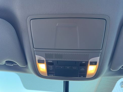 Used 2017 Acura TLX image 26