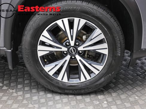 Used 2023 Nissan Rogue SV AWD/4WD image 31