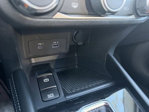 Certified 2024 Nissan Kicks SV image 21