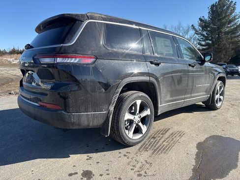 New 2026 Jeep Grand Cherokee L Limited w/ MOPAR Finishing Package AWD/4WD image 3