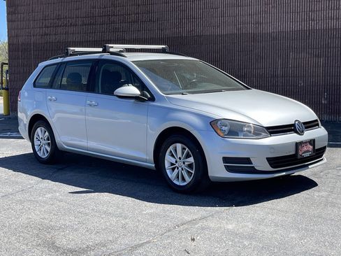 Used 2015 Volkswagen Golf S FWD image 1