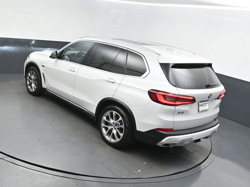 Certified 2022 BMW X5 xDrive45e w/ Premium Package image 36