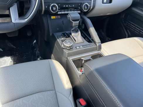 Used 2025 Toyota Tacoma Limited AWD/4WD image 22