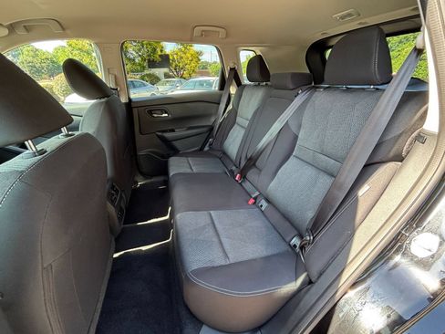 Used 2025 Nissan Rogue SV FWD image 34