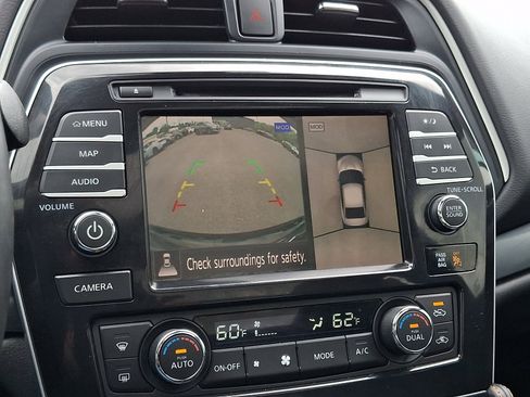 Used 2023 Nissan Maxima SR w/ Sport Mat Group FWD image 28