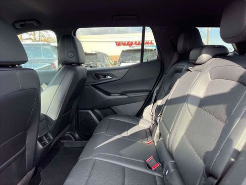 Used 2025 Chevrolet Equinox LT w/ Convenience Package II image 11