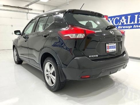 Used 2019 Nissan Kicks S image 9
