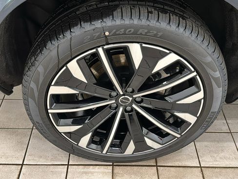 New 2026 Volvo XC90 T8 Plus w/ Protection Package Premier image 33