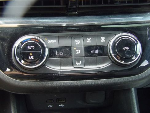 Used 2025 Buick Envista Sport Touring FWD image 18
