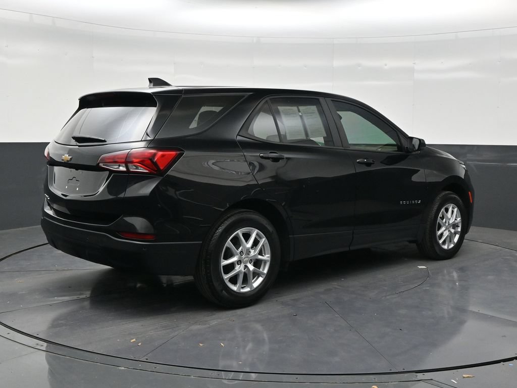 Used 2024 Chevrolet Equinox LS w/ Driver Confidence II Package FWD image 5