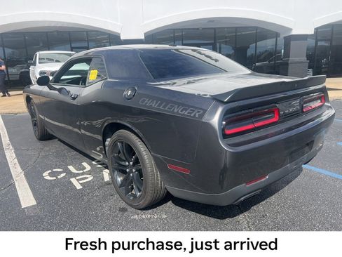 Used 2016 Dodge Challenger SXT w/ Blacktop Package image 3