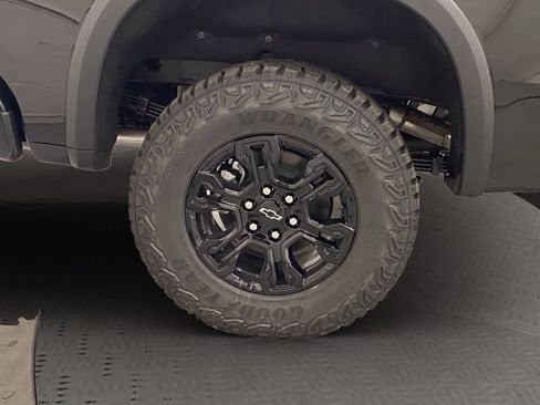 New 2026 Chevrolet Silverado 1500 ZR2 w/ Dark Appearance Package AWD/4WD image 17