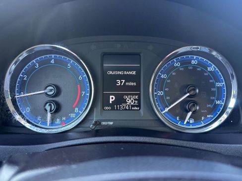 Used 2018 Toyota Corolla LE FWD image 17