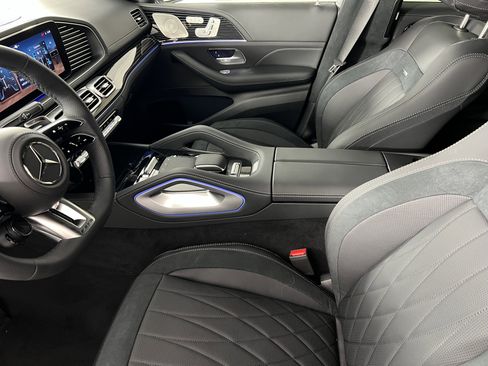 New 2025 Mercedes-Benz GLS 63 AMG 4MATIC image 4