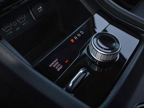 Used 2024 Jeep Grand Cherokee Limited image 21