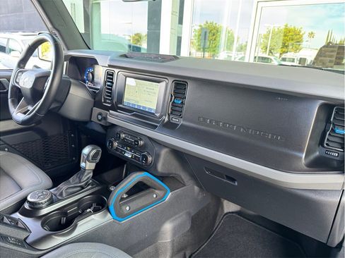 Used 2022 Ford Bronco Black Diamond image 23