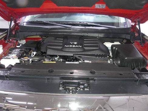 Used 2019 Nissan Titan Platinum Reserve AWD/4WD image 11
