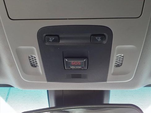 Used 2019 Toyota Camry L image 15