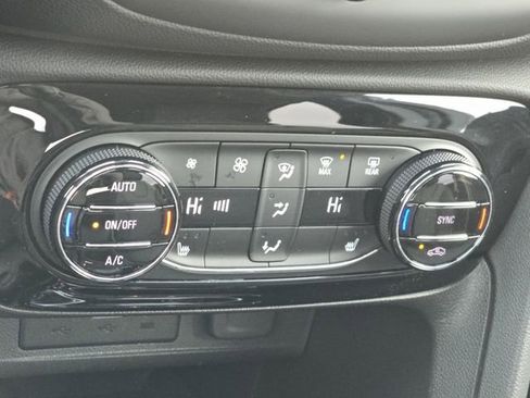 Used 2023 Buick Encore GX Select w/ Sport Touring Package image 29