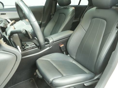 Used 2022 Mercedes-Benz CLA 250 image 25