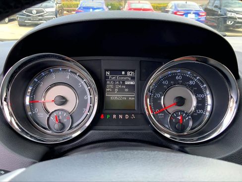 Used 2014 Chrysler Town & Country Touring w/ Trailer Tow Group image 24