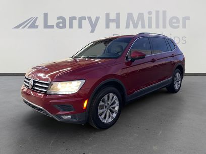 Used 2018 Volkswagen Tiguan SE w/ Panoramic Sunroof Package