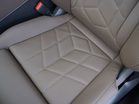 Used 2025 BMW 530i image 12