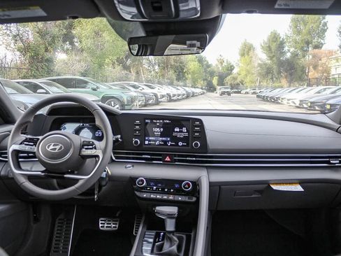 New 2026 Hyundai Elantra SEL Sport FWD image 17