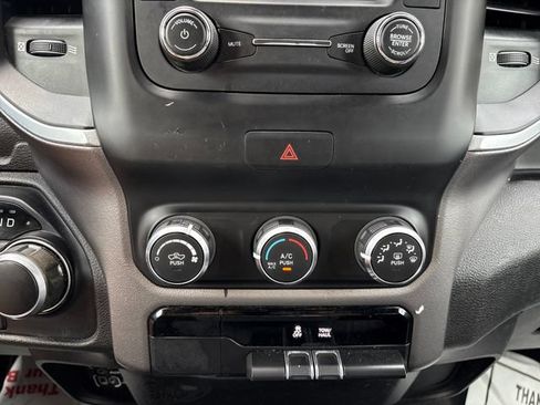Used 2019 RAM 1500 Big Horn AWD/4WD image 16