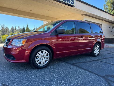 Used 2014 Dodge Grand Caravan SE w/ Quick Order Package 29E SE FWD image 4
