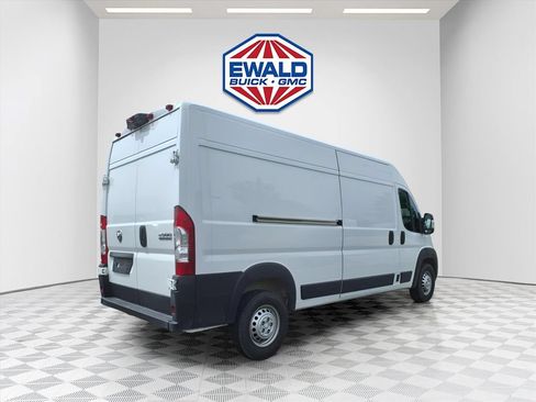 Used 2026 RAM ProMaster 2500 w/ Convenience Group FWD image 5