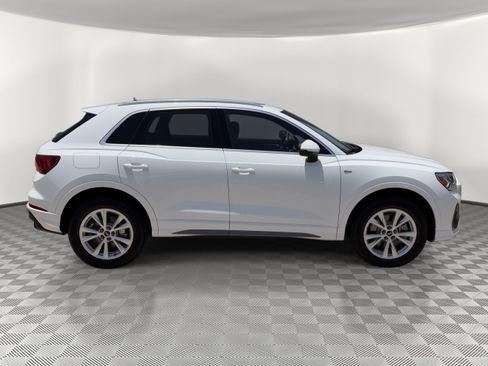 Certified 2025 Audi Q3 2.0T Premium w/ Convenience Package AWD/4WD image 8
