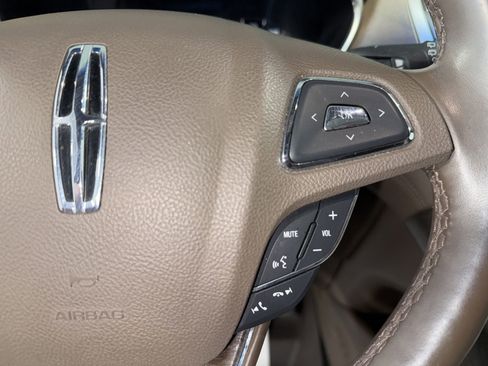 Used 2016 Lincoln MKX Reserve w/ Technology Package FWD image 34