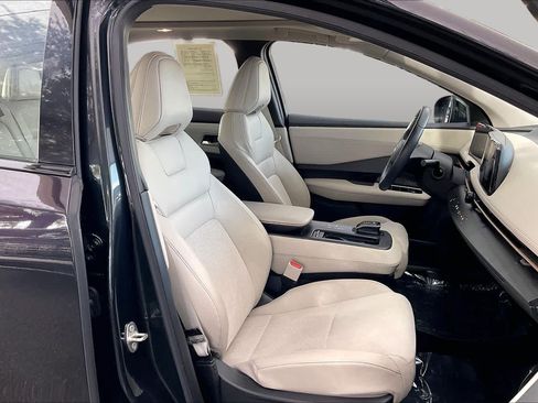 Used 2024 Nissan Ariya AWD image 8