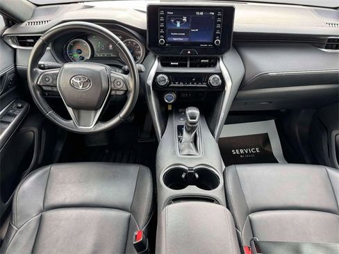 Used 2022 Toyota Venza XLE image 14