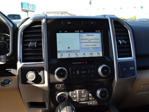 Used 2017 Ford F150 Lariat w/ Equipment Group 502A Luxury image 18