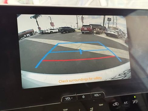 Certified 2025 Toyota bZ4X FWD image 31