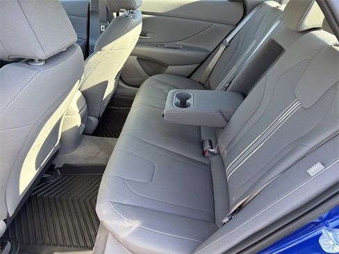 Certified 2025 Hyundai Elantra SEL image 21