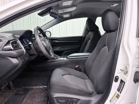 Used 2019 Toyota Camry LE FWD image 10