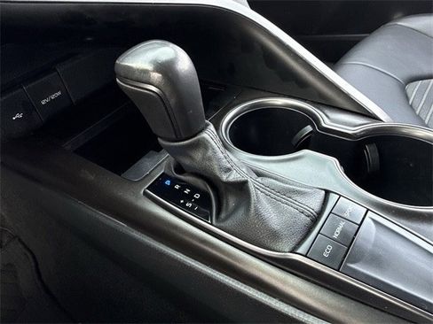 Used 2024 Toyota Camry SE image 19