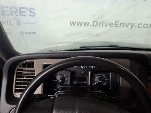 Used 2012 Lincoln Navigator 4WD image 24