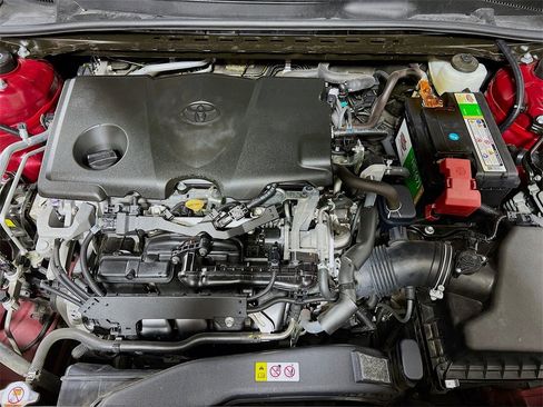 Certified 2019 Toyota Camry LE image 27