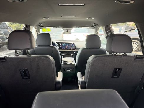 Used 2026 Chevrolet Traverse LT FWD image 27