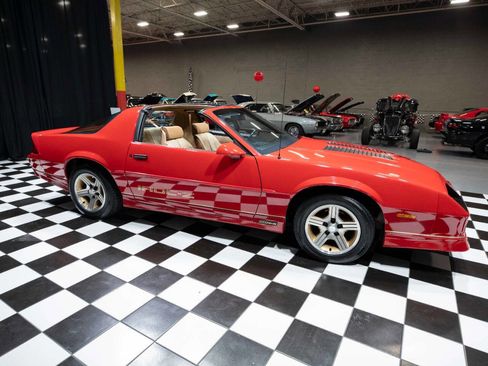 Used 1989 Chevrolet Camaro IROC-Z image 21