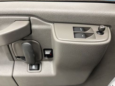 New 2025 Chevrolet Express 3500 Work Van w/ Power Convenience Package image 36