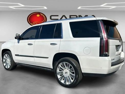 Used 2017 Cadillac Escalade Platinum RWD image 3