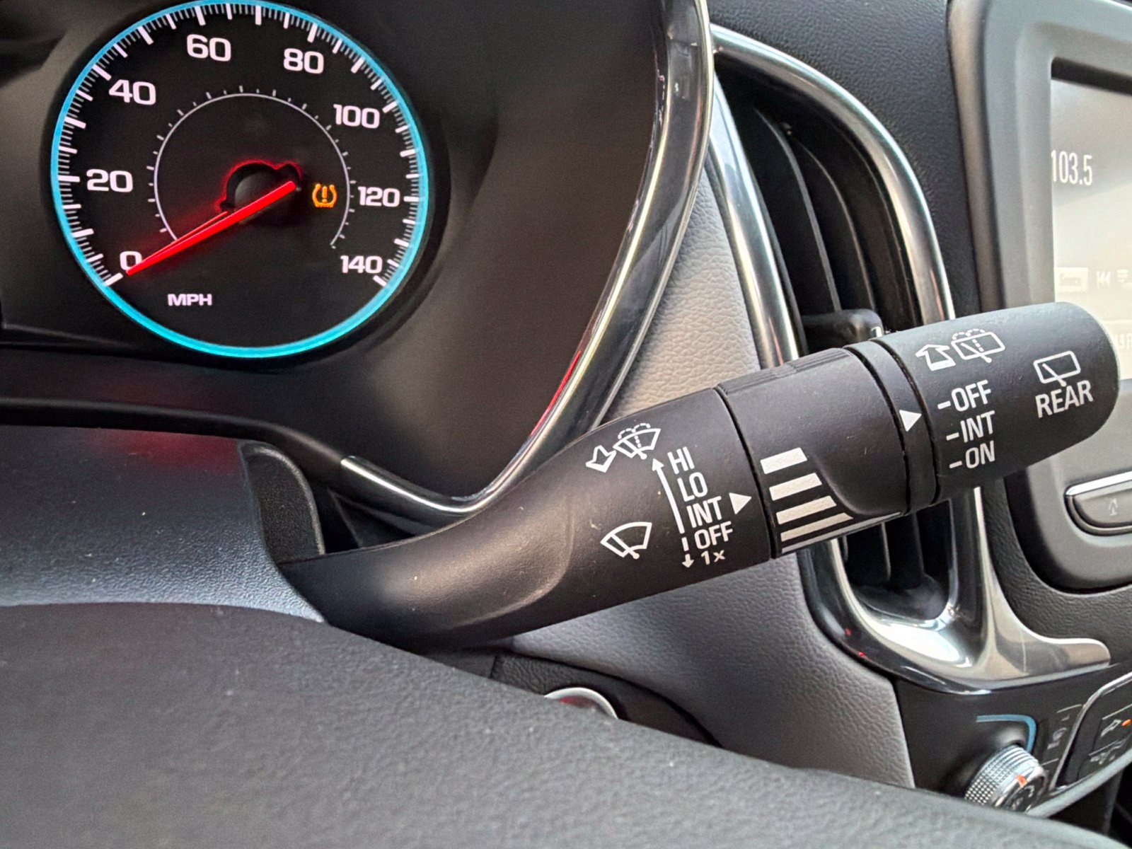 Used 2018 Chevrolet Equinox LS FWD image 16