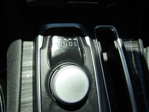 Used 2018 Chrysler 300 Touring w/ Driver Convenience Group image 27