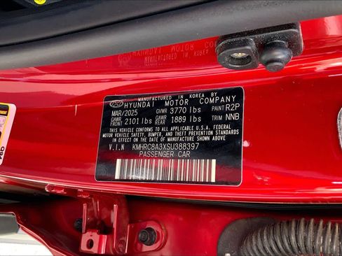 Used 2025 Hyundai Venue SEL image 35